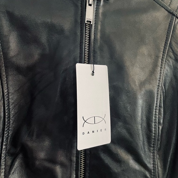 Brand NEW Genuine Leather Coat - Danier - Picture 11 of 16